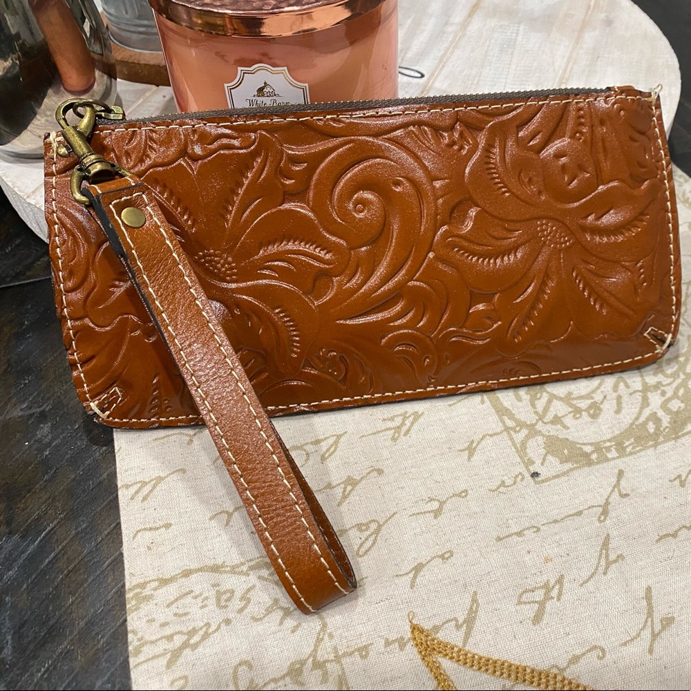 Patricia Nash Brown St. Croce Tooled Leather Wristlet Zip Wallet Clutch NWOT